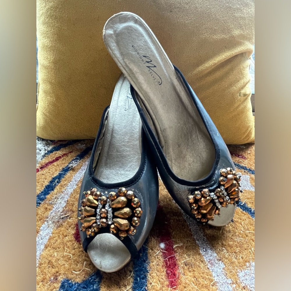 Midnight Velvet Beaded Cork Heels Size 10W Black Mules Slide Ins